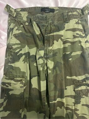 Cotton On Men’s Green Camo Cargo Pants